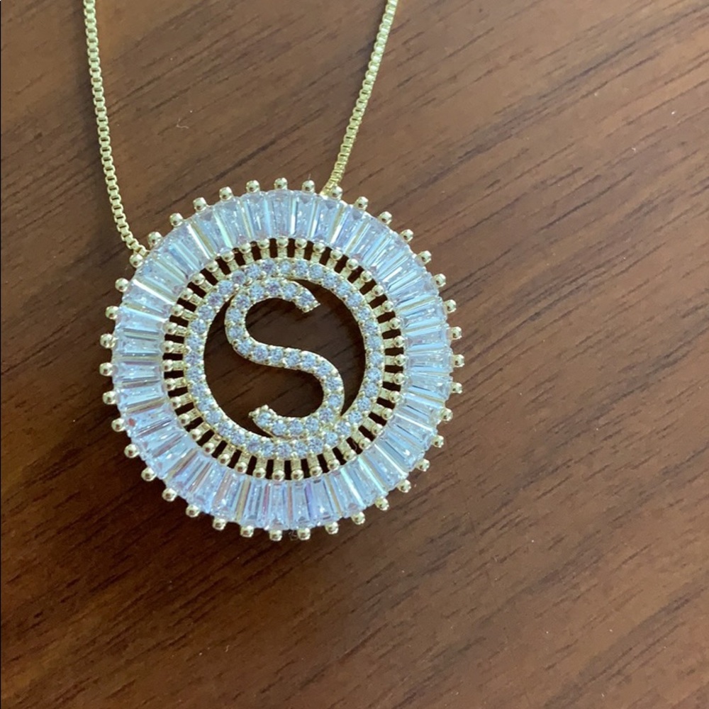 Initial necklace S